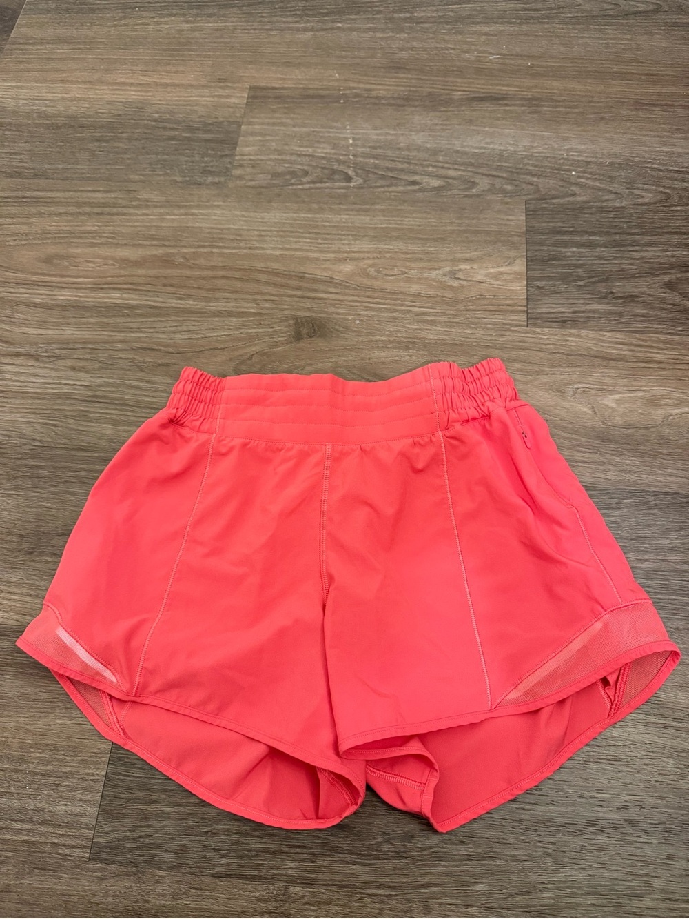 Lululemon Hotty Hot Shorts Size 6, 3.5 inch inseam